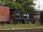 NS 2353 runs by CP Belt